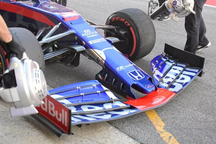 Detalle del Toro Roso STR14