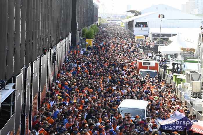 Gran afluencia de fans en el circuito