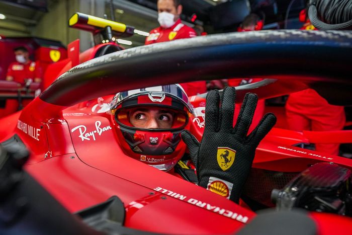 Carlos Sainz Jr., Ferrari SF21