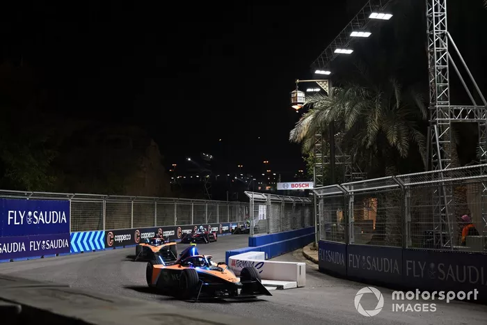 Jake Hughes, McLaren, e-4ORCE 04, Rene Rast, NEOM McLaren Formula E Team, e-4ORCE 04, Pascal Wehrlein, Porsche, Porsche 99X Electric Gen3