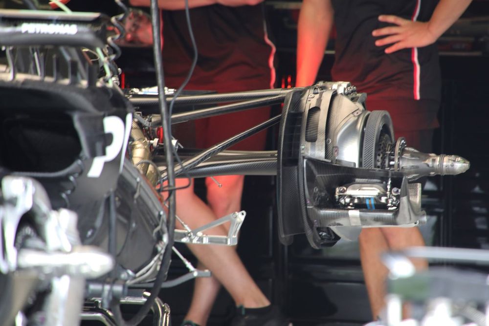 Mercedes W14 freno trasero