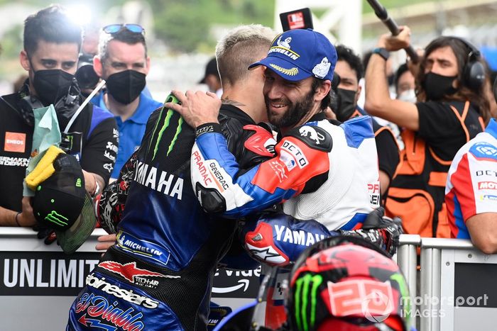 Pole de Fabio Quartararo, Yamaha Factory Racing, con Johann Zarco