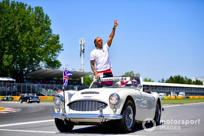 Lewis Hamilton, Mercedes AMG F1, en el desfile de pilotos