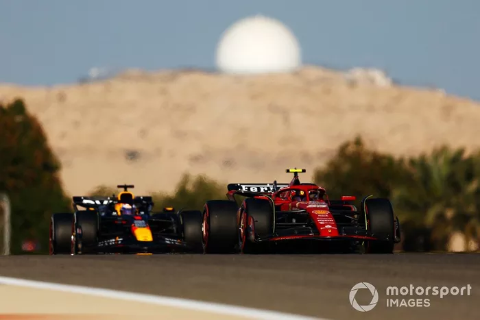 Carlos Sainz, Ferrari SF-24, Max Verstappen, Red Bull Racing RB20