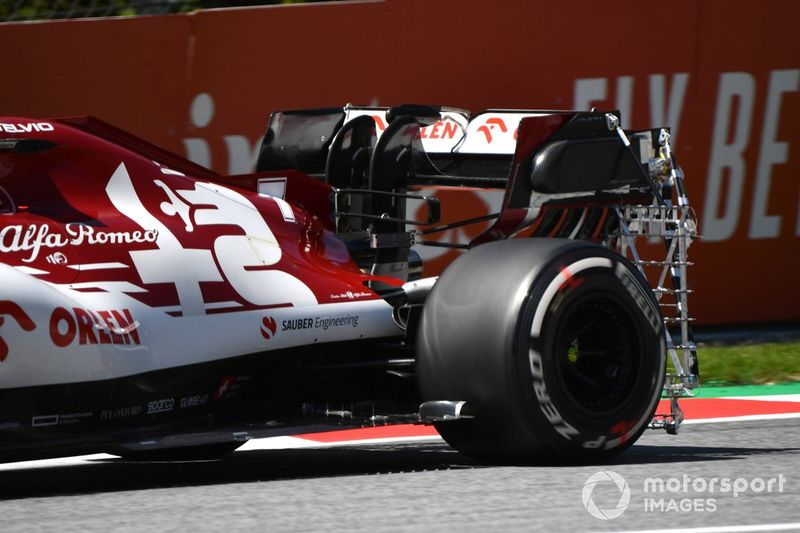 El coche de Kimi Raikkonen, Alfa Romeo Racing C39, con parrillas aerodinámicas
