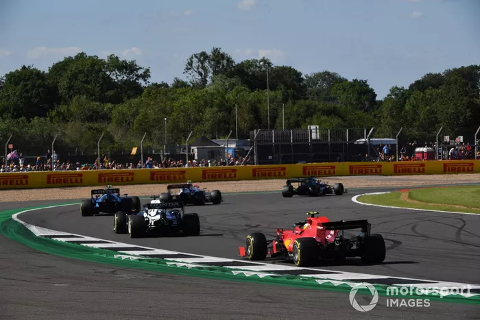 Nicholas Latifi, Williams FW43B, Yuki Tsunoda, AlphaTauri AT02, Carlos Sainz Jr., Ferrari SF21