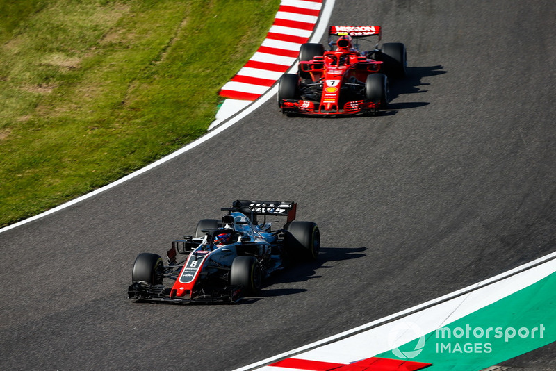 Romain Grosjean, Haas F1 Team VF-18, precede Kimi Raikkonen, Ferrari SF71H