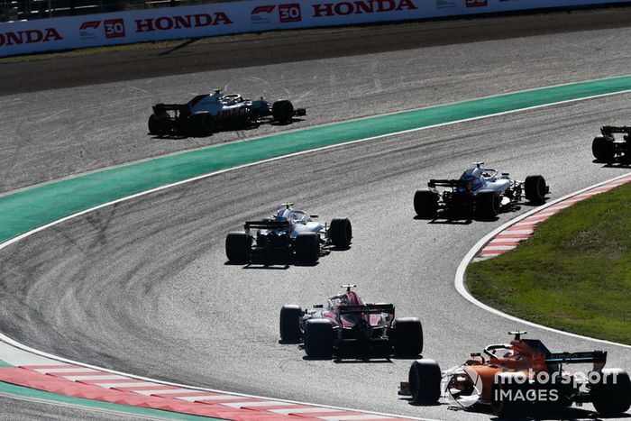 Kevin Magnussen, Haas F1 Team VF-18, se va de largo Lance Stroll, Williams FW41, Sergey Sirotkin, Williams FW41, Charles Leclerc, Sauber C37, y  Stoffel Vandoorne, McLaren MCL33, pasan
