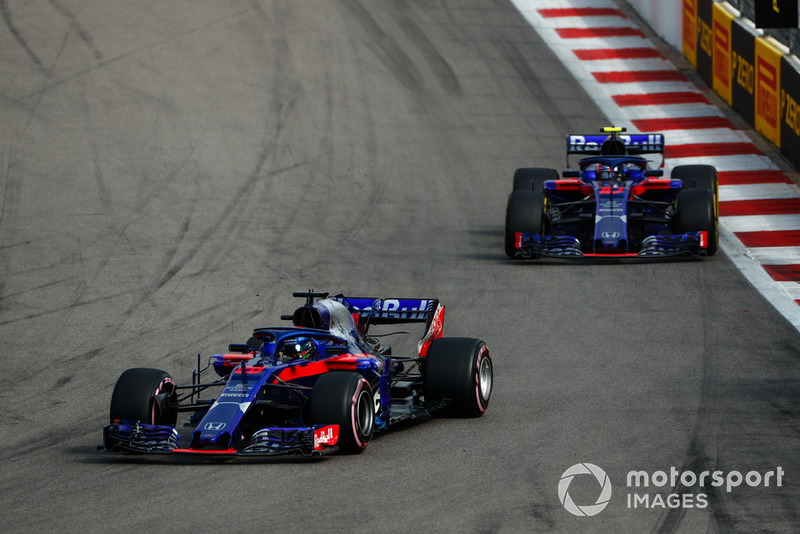 Brendon Hartley, Toro Rosso STR13 y Pierre Gasly, Scuderia Toro Rosso STR13