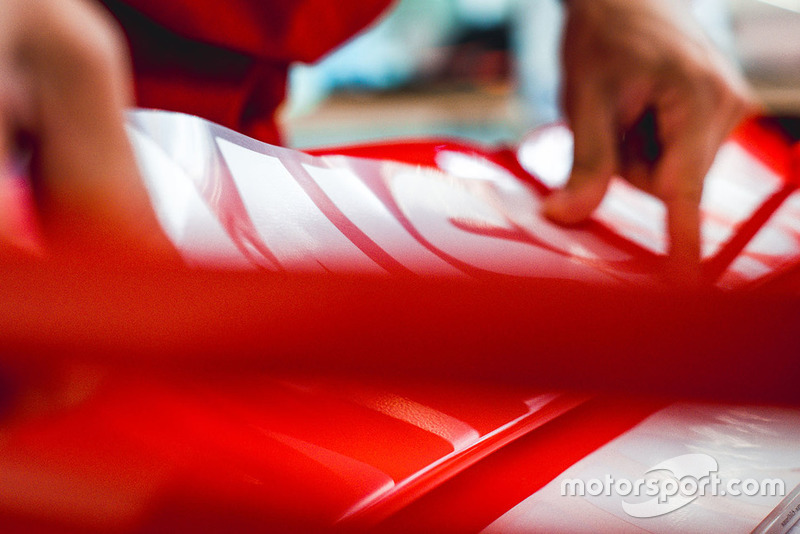 Наклейки Ferrari Philip Morris