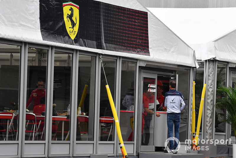 Robert Kubica, Williams, mengunjungi Ferrari