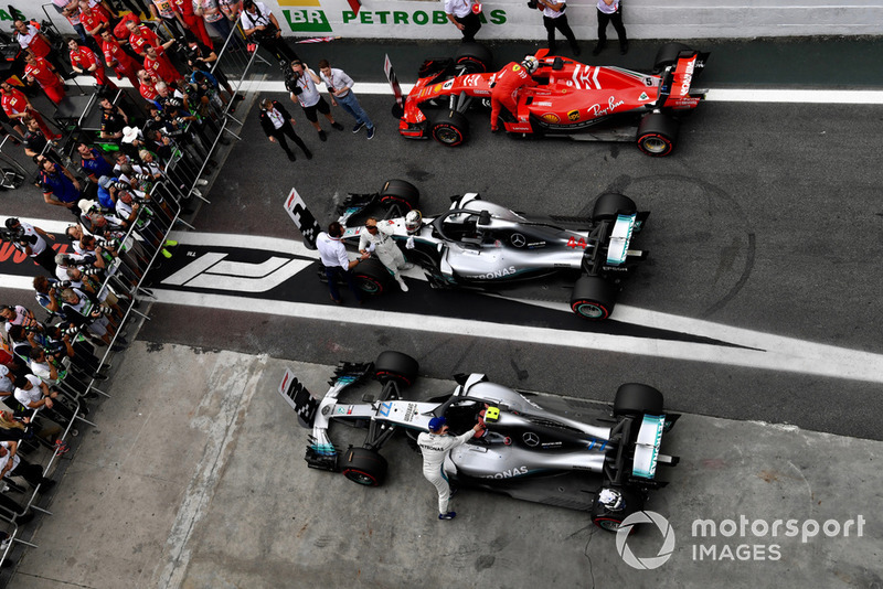 Себастьян Феттель, Ferrari, Льюіс Хемілтон, Валттері Боттас, Mercedes AMG F1