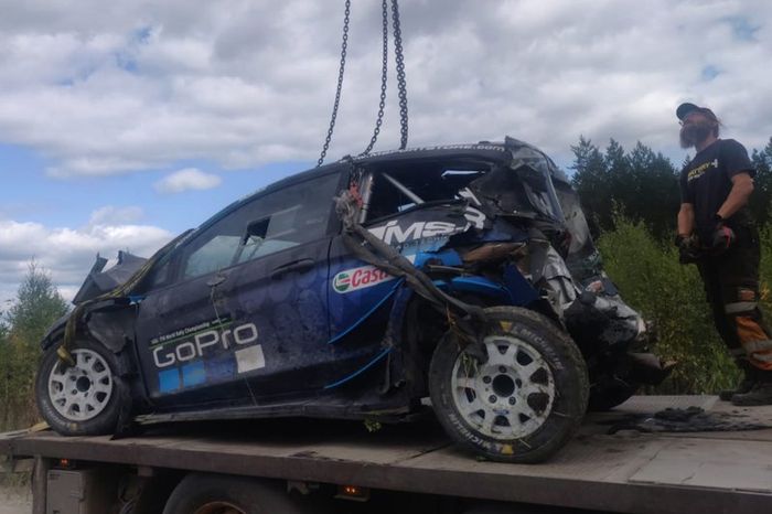 Accidente de Hayden Paddon, M-Sport
