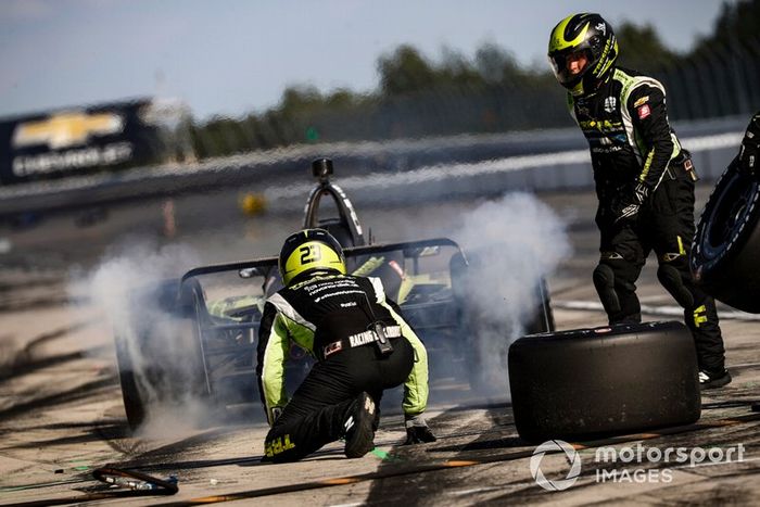 Charlie Kimball, Carlin Chevrolet, pit stop