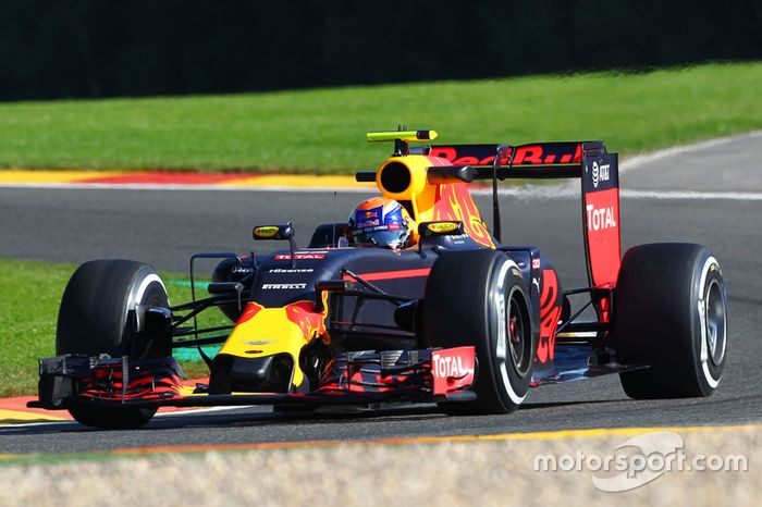 Com a presença da mãe em Spa, Max Verstappen diminuiu a diferença para Daniel Ricciardo. O australiano agora vence o duelo por 7 a 2.