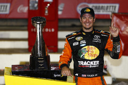 Winnaar Martin Truex Jr., Furniture Row Racing Toyota