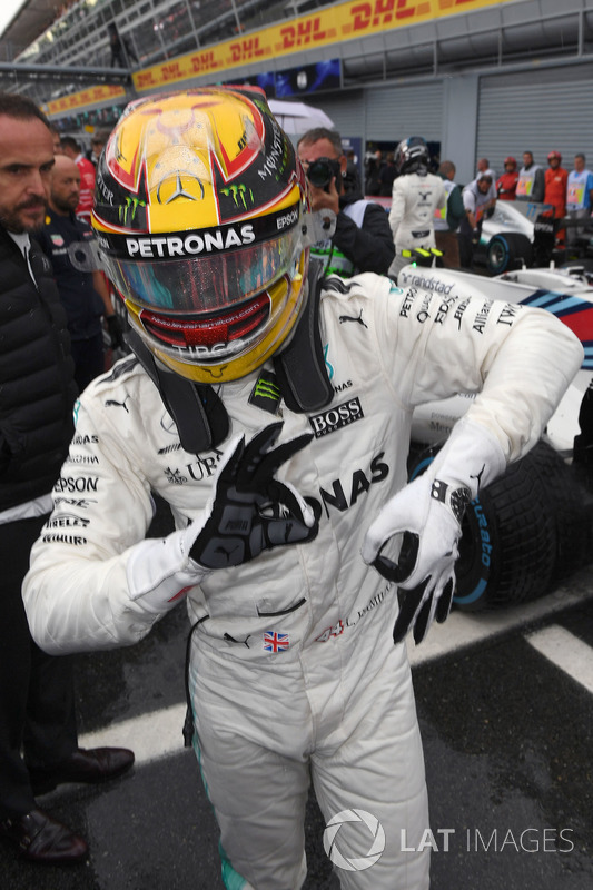 Pole sitter Lewis Hamilton, Mercedes AMG F1 celebrates in parc ferme