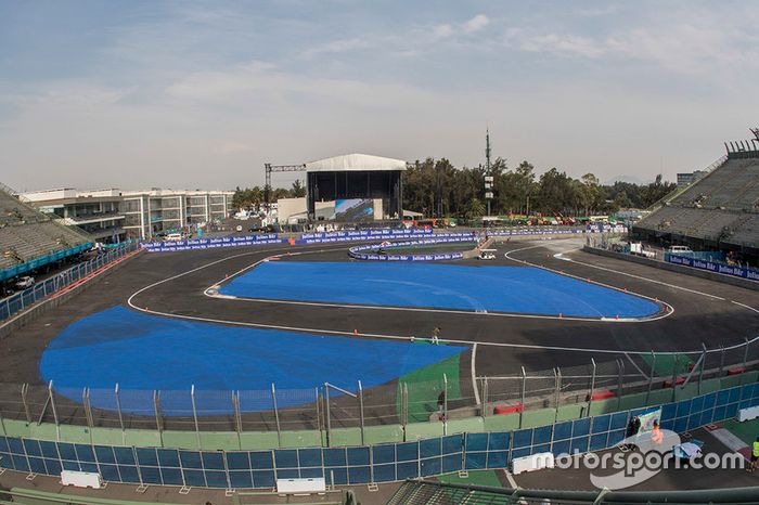 Aspectos del circuito en la zona del estadio