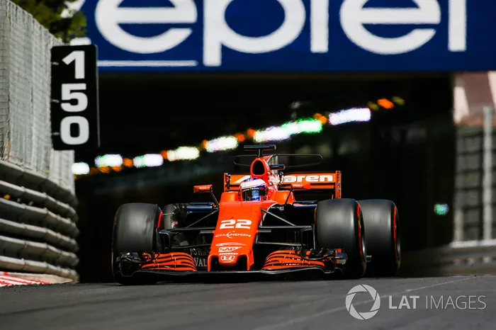 Partenza - Jenson Button, McLaren MCL32