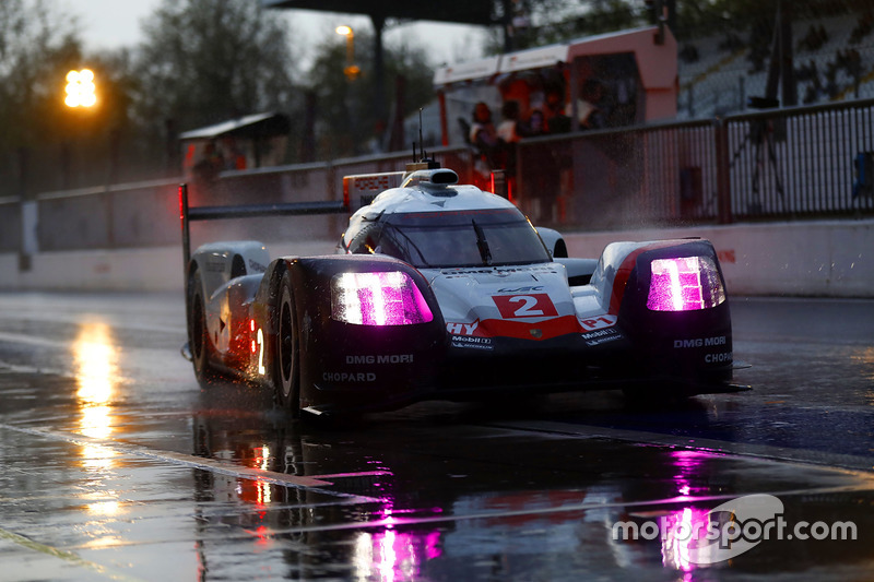 #2 Porsche Team Porsche 919 Hybrid: Тімо Бернхард, Ерл Бамбер, Брендон Хартлі