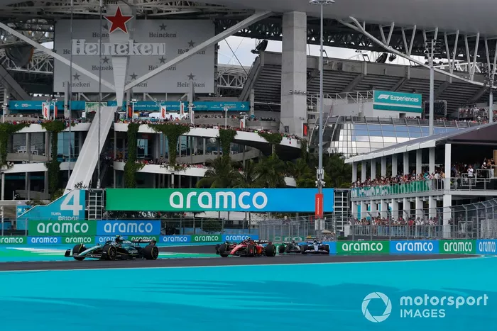 Fernando Alonso, Aston Martin AMR23, Carlos Sainz, Ferrari SF-23, Pierre Gasly, Alpine A523