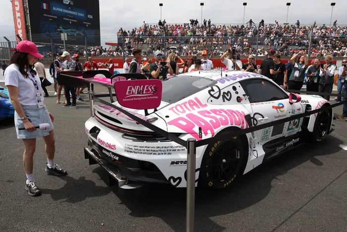 #85 Iron Dames Porsche 911 GT3 R LMGT3: Celia Martin, Rahel Frey, Sarah Bovy
