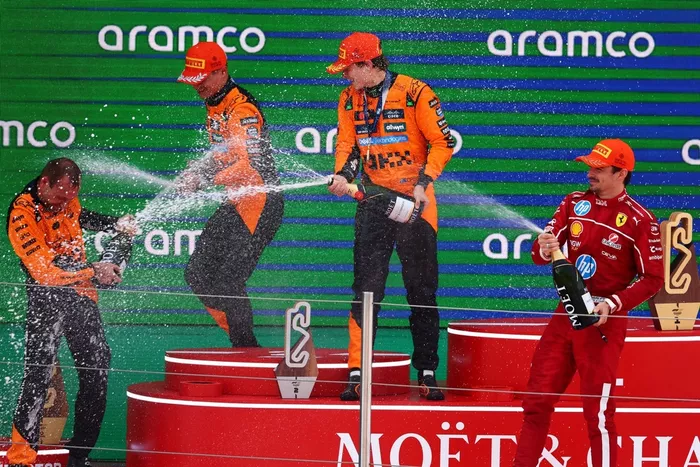 Charles Leclerc, Ferrari, Lando Norris, McLaren, Oscar Piastri, McLaren