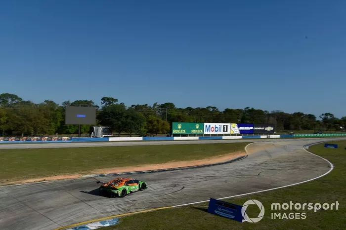 #11 GRT Grasser Racing Team Lamborghini Huracan GT3: Rolf Ineichen, Mirko Bortolotti, Rik Breukers