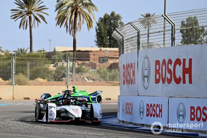 Pascal Wehrlein, Porsche, Porsche 99X Electric Robin Frijns, Envision Racing, Audi e-tron FE07