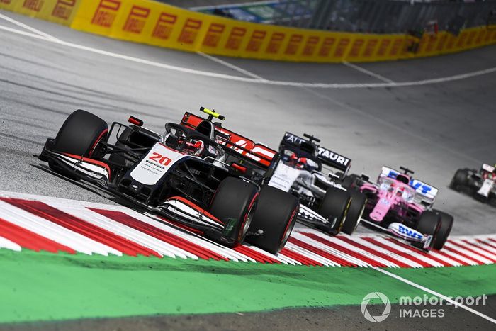 Kevin Magnussen, Haas VF-20, Daniil Kvyat, AlphaTauri AT01 y Sergio Pérez, Racing Point RP20