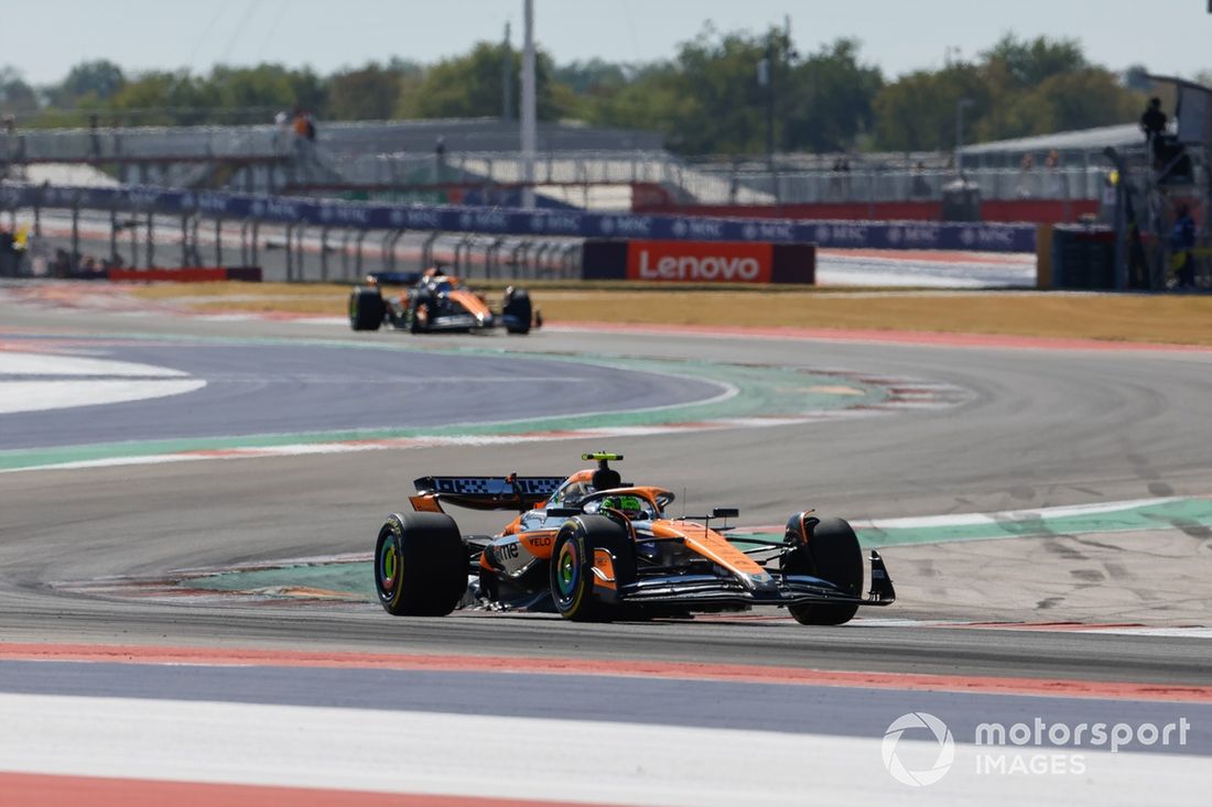 Lando Norris, McLaren MCL38, Oscar Piastri