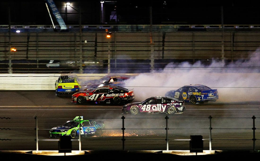Kyle Busch, Richard Childress Racing Chevrolet, Ryan Blaney, Team Penske Ford, Joey Logano, Team Penske Ford