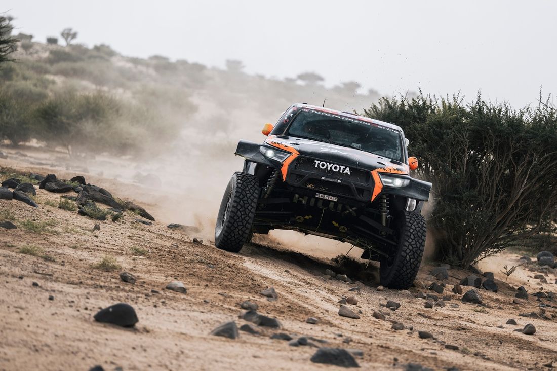 #211 Toyota Gazoo Racing Toyota: Henk Lategan, Brett Cummings