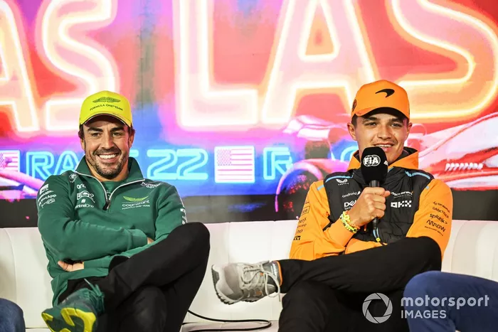 Fernando Alonso, Aston Martin F1 Team, Lando Norris, McLaren 