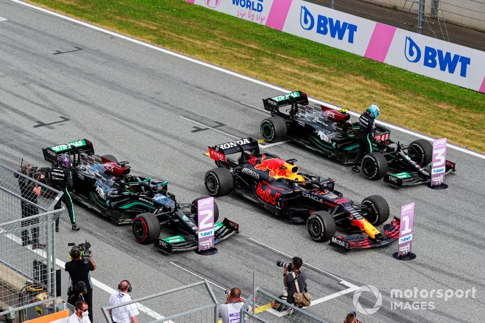 Tercer lugar Valtteri Bottas, Mercedes en Parc Ferme