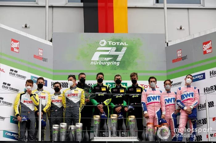 Podio: #911 Manthey Racing Porsche 911 GT3 R: Matteo Cairoli, Michael Christensen, Kevin Estre, #98 ROWE Racing BMW M6 GT3: Connor De Phillippi, Martin Tomczyk, Sheldon van der Linde, Marco Wittmann, #7 Mercedes-AMG Team GetSpeed Mercedes-AMG GT3: Maximilian Götz, Daniel Juncadella, Raffaele Marciello