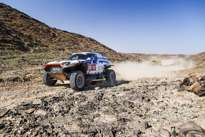 #217 X-raid Mini JCW Team Mini John Cooper Works Rally Plus: Krzysztof Holowczyc, Łukasz Kurzeja