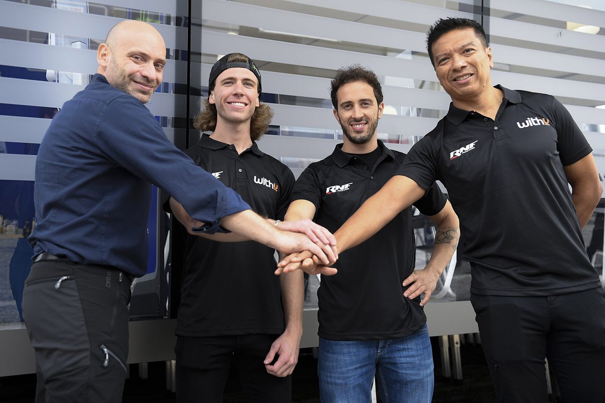 Darryn Binder, Andrea Dovizioso, RNF Racing, Razlan Razali, fundador y director del equipo, RNF Racing, Matteo Ballarin, presidente de Europe Energy Group

