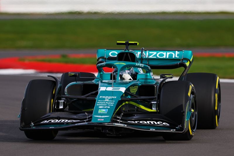 Lance Stroll, Aston Martin AMR22 
