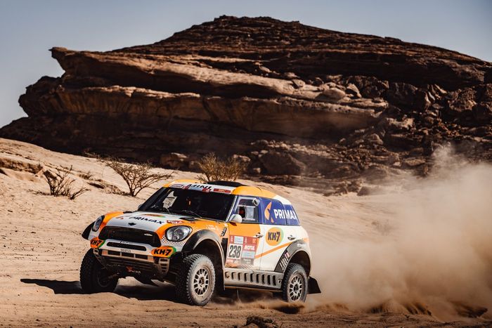 #238 X-Raid Mini John Cooper Works Rally Mini: Laia Sanz, Maurizio Gerini