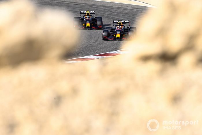 Max Verstappen, Red Bull Racing RB16B, Sergio Pérez, Red Bull Racing RB16B