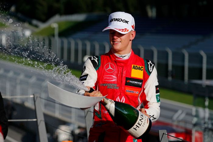 Podio: Mick Schumacher, PREMA Theodore Racing Dallara F317 - Mercedes-Benz