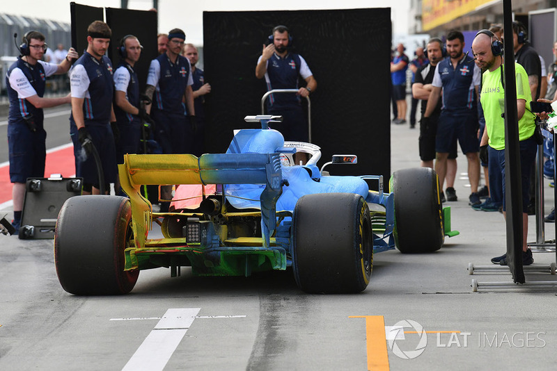 Robert Kubica, Williams FW41, con parafina en todo el coche