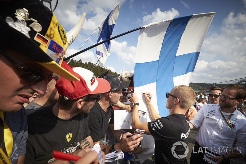 Valtteri Bottas, Mercedes AMG F1, signs autographs for fans
