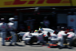 Esteban Gutiérrez, Haas F1 Team VF-16 en una pit stop
