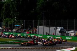 Norman Nato, Racing Engineering leads Jordan King, Racing Engineering; Pierre Gasly, PREMA Racing