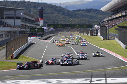 Arrancada: #8 Audi Sport Team Joest Audi R18 e-tron quattro: Lucas di Grassi, Loic Duval, Oliver Jar