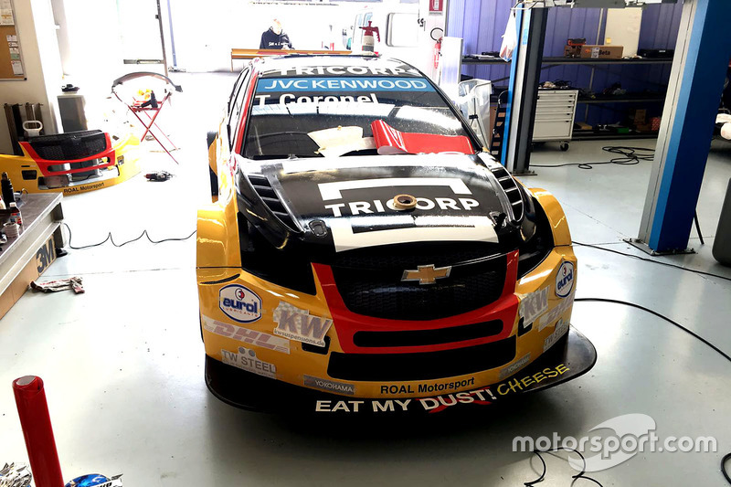 Das WTCC-Auto von Tom Coronel, ROAL Motorsport, erhält sein Farbdesign 