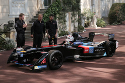 Principe Alberto II guida una Venturi Formula E