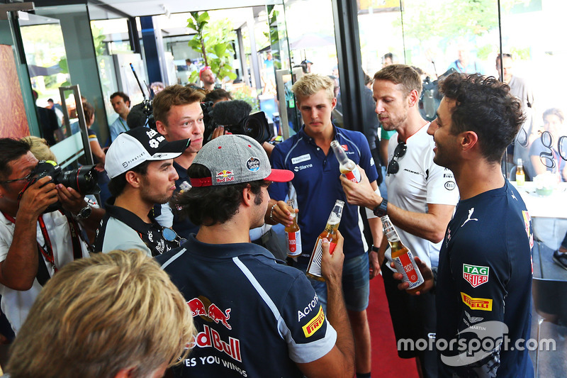 Jenson Button, McLaren Honda, feiert seinen 300. Grand Prix